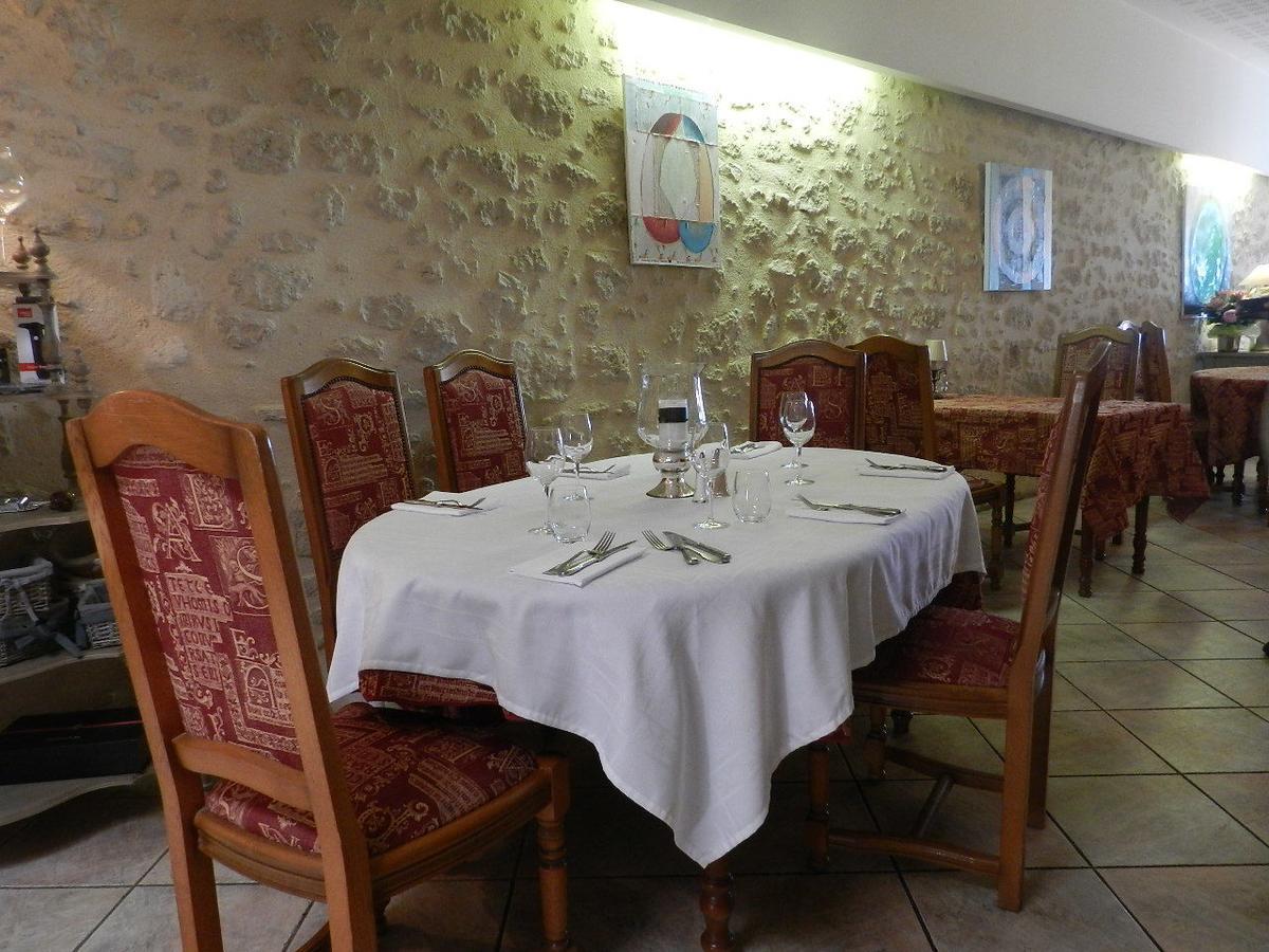 L'Un Des Sens Hotel Villefranche-de-Lonchat Exterior photo